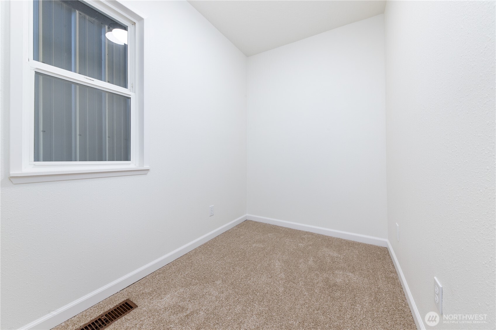 11010 Avondale Road Northeast Redmond, WA 98053 - Photo 15 of 34 Gallery Image 15