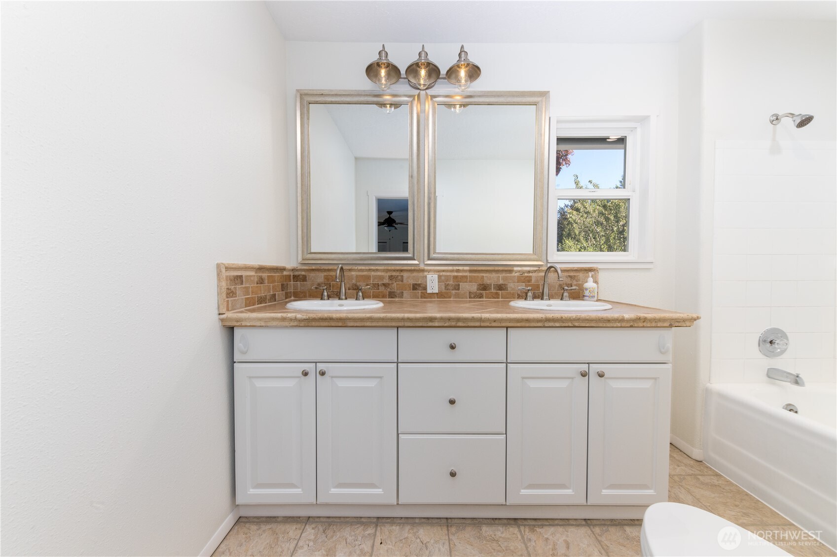 11010 Avondale Road Northeast Redmond, WA 98053 - Photo 16 of 34 Gallery Image 16