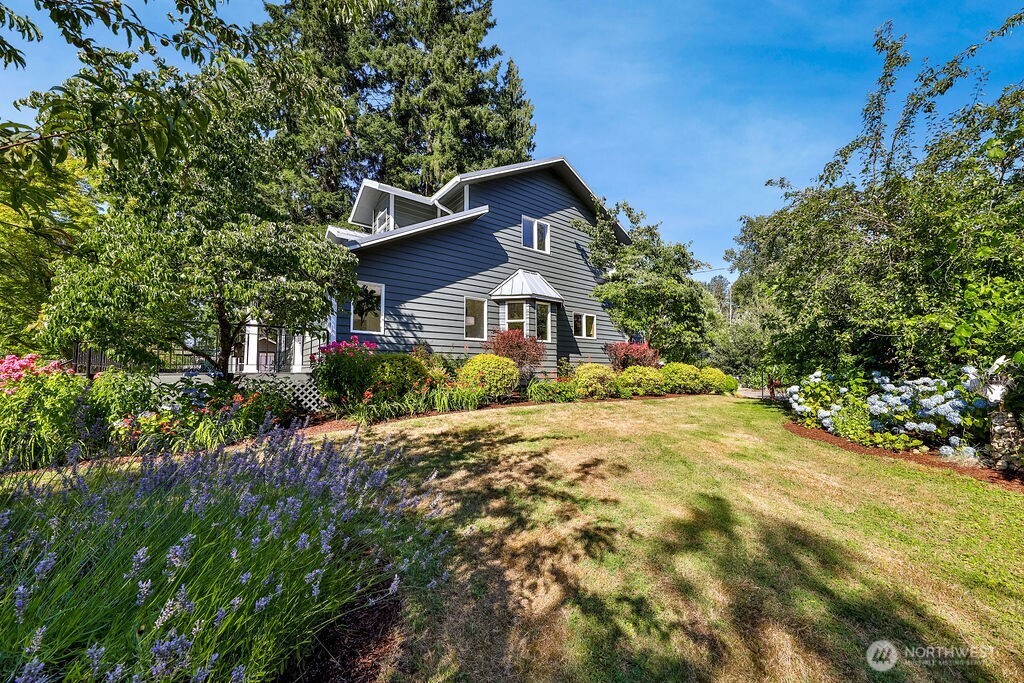 11010 Avondale Road Northeast Redmond, WA 98053 - Photo 24 of 34 Gallery Image 24