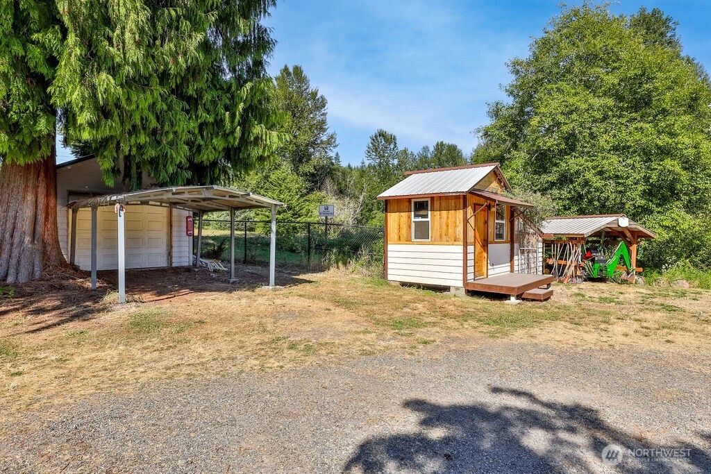 11010 Avondale Road Northeast Redmond, WA 98053 - Photo 27 of 34 Gallery Image 27