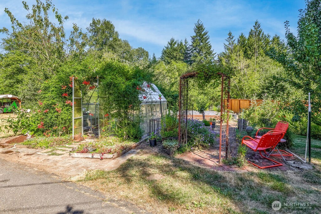 11010 Avondale Road Northeast Redmond, WA 98053 - Photo 28 of 34 Gallery Image 28