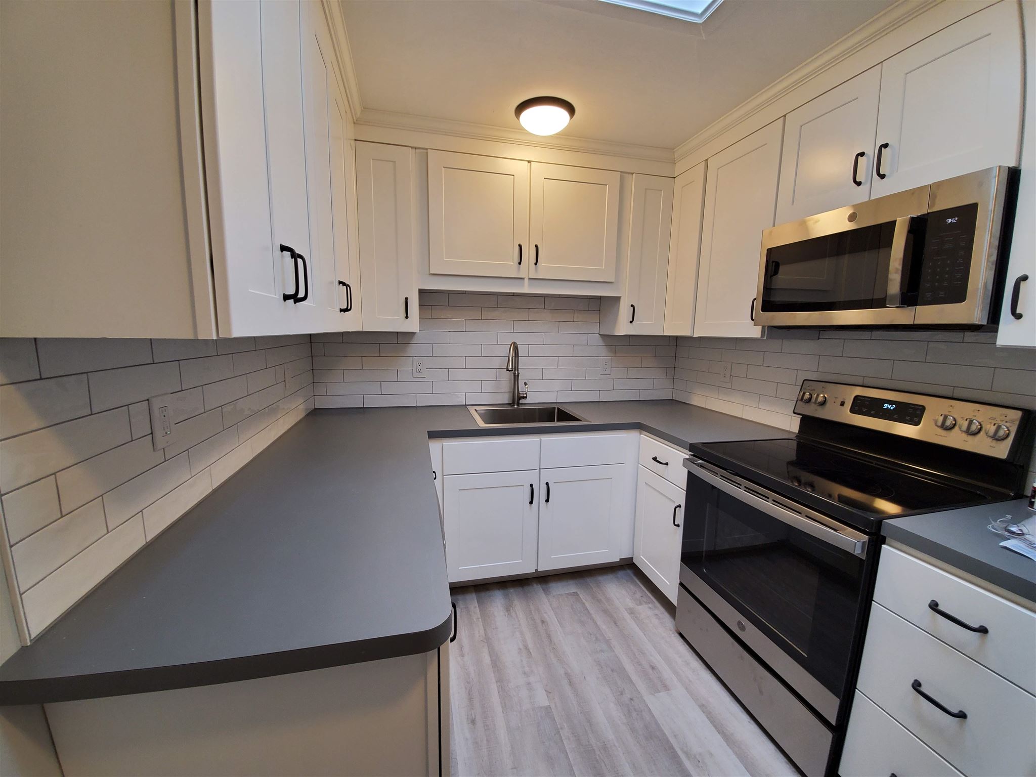 444 Lafayette Road, Unit 4 Hampton, NH 03842 - Photo 3 of 10