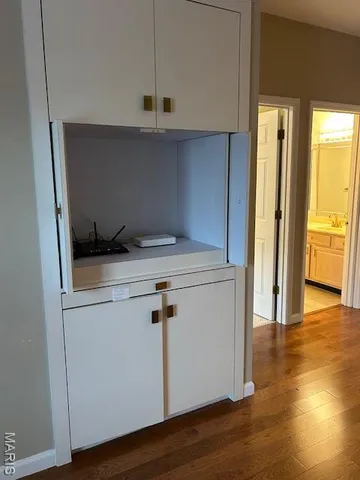 $299,900 | 567 Sarah Lane, Unit 301, Creve Coeur, MO 63141