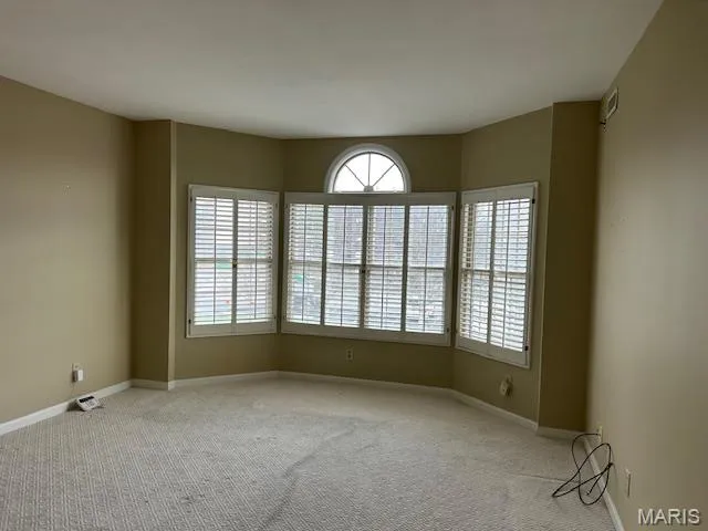 $299,900 | 567 Sarah Lane, Unit 301, Creve Coeur, MO 63141