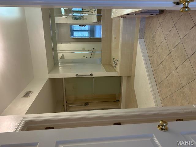 567 Sarah Lane, Unit 301 Creve Coeur, MO 63141 - Photo 18 of 41