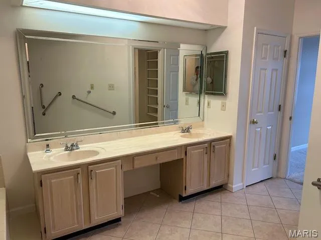 $299,900 | 567 Sarah Lane, Unit 301, Creve Coeur, MO 63141