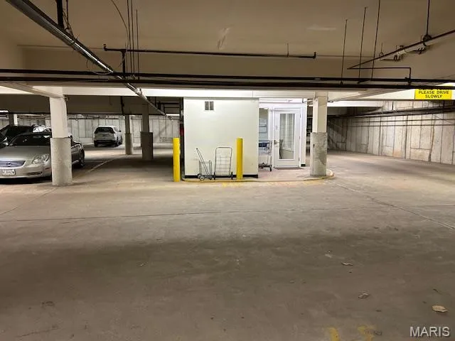 $299,900 | 567 Sarah Lane, Unit 301, Creve Coeur, MO 63141