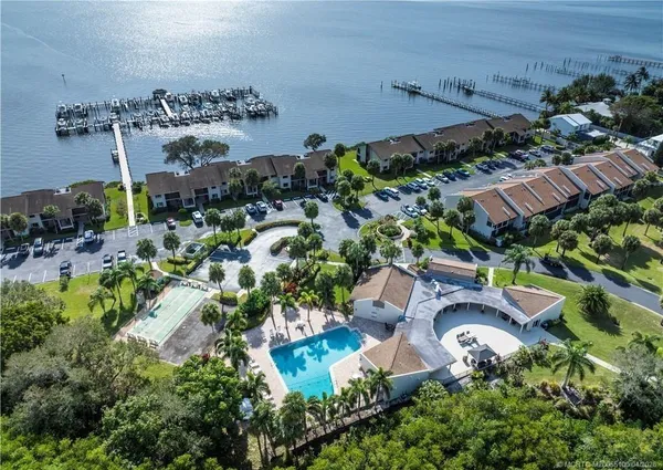 $235,000 | 1600 Northeast Dixie Highway, Unit 3201, Jensen Beach, FL 34957