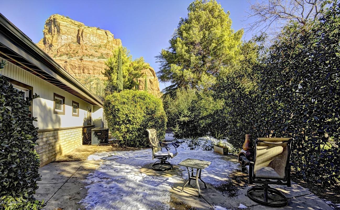 _D2X3194-Back Yard-f-MLS8-