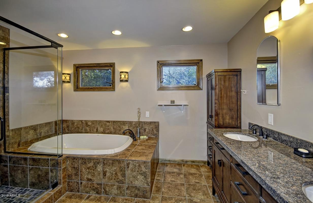 _D2X3224-Master Bathroom-f-MLS8-