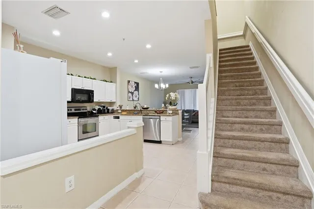 $375,000 | 1013 Hampton Circle, Unit 127, Naples, FL 34105