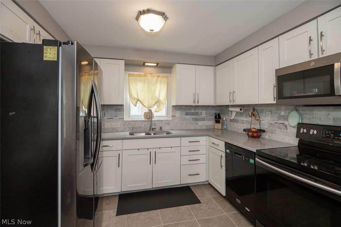 1724 Wiltshire Road Akron, OH 44313 - Photo 9 of 31