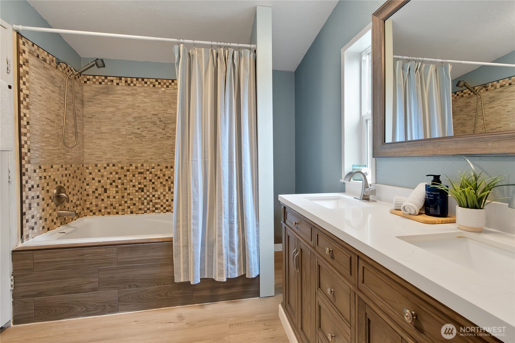 5528 Southwest Paradise Lane Port Orchard, WA 98367 - Photo 19 of 34
