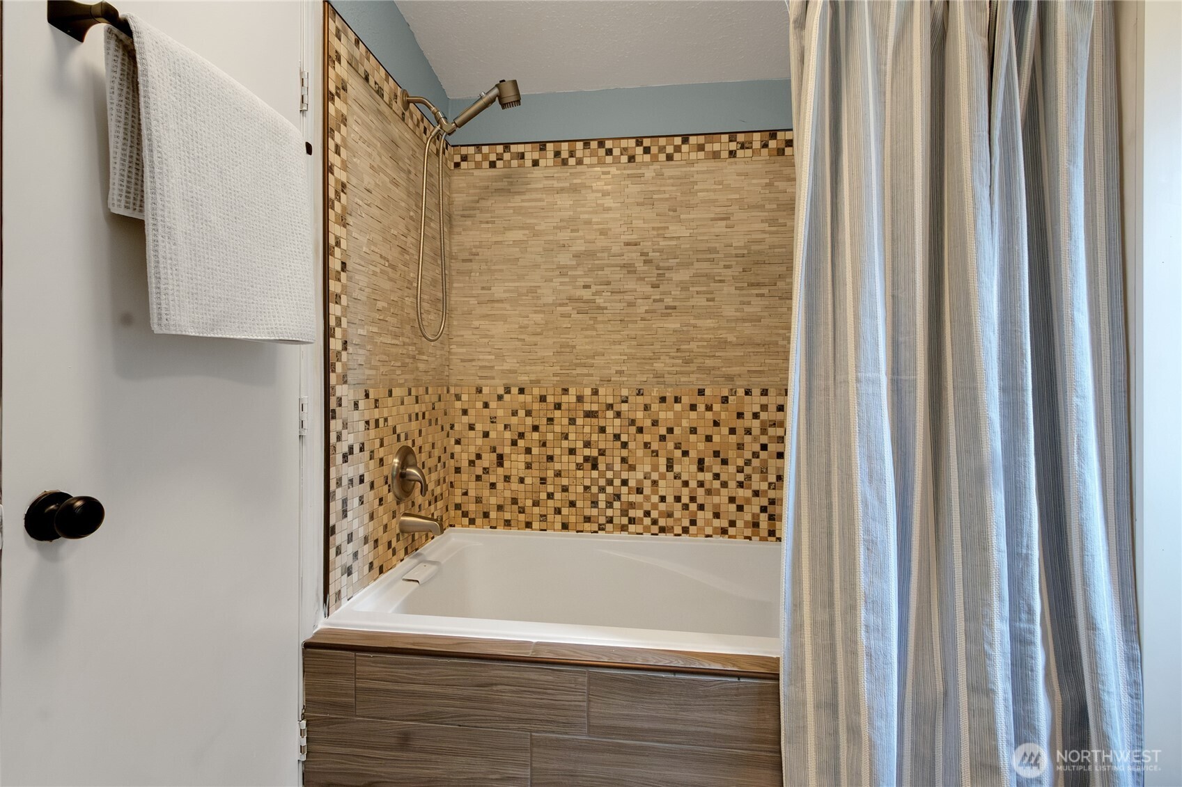 5528 Southwest Paradise Lane Port Orchard, WA 98367 - Photo 20 of 34