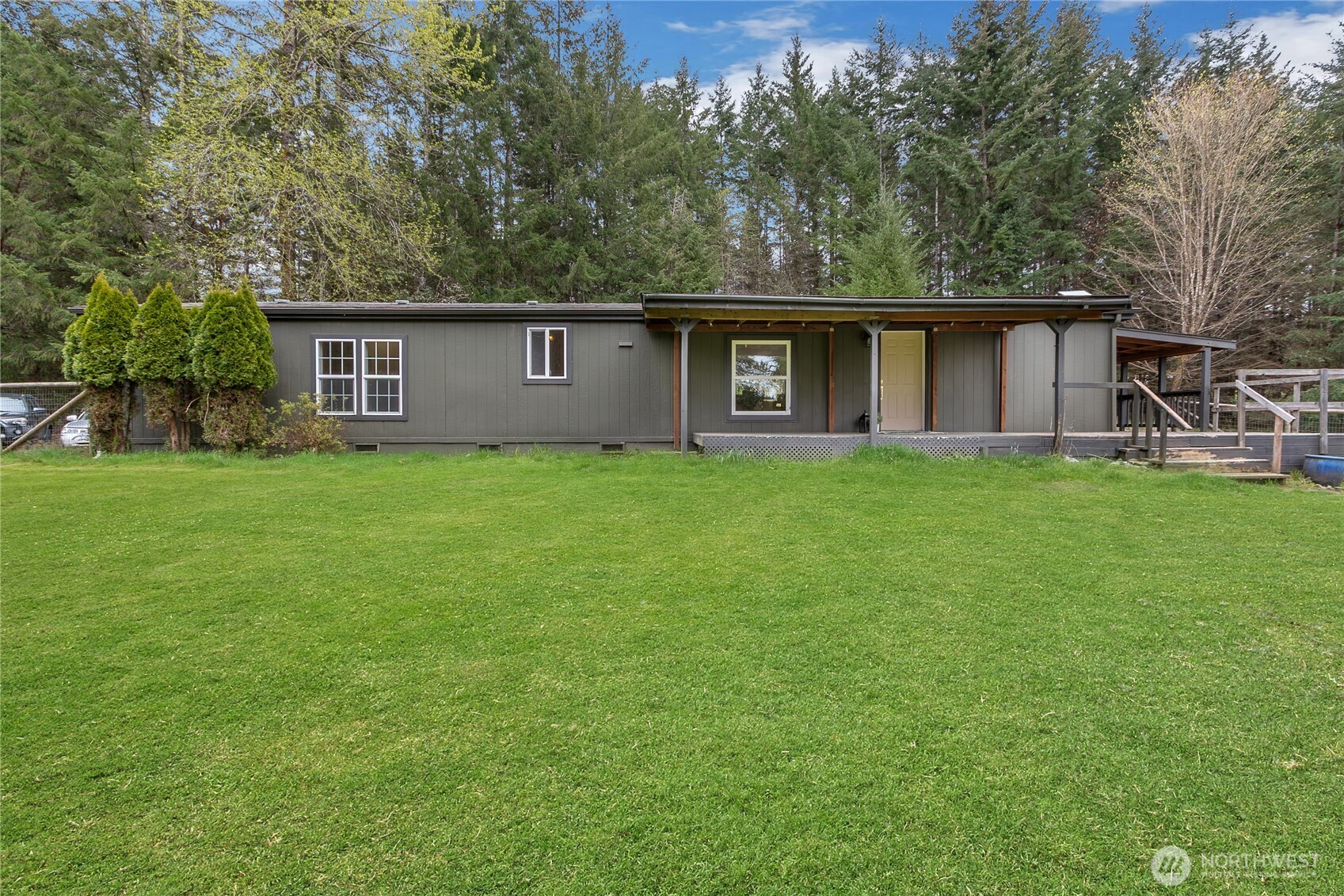 5528 Southwest Paradise Lane Port Orchard, WA 98367 - Photo 2 of 34