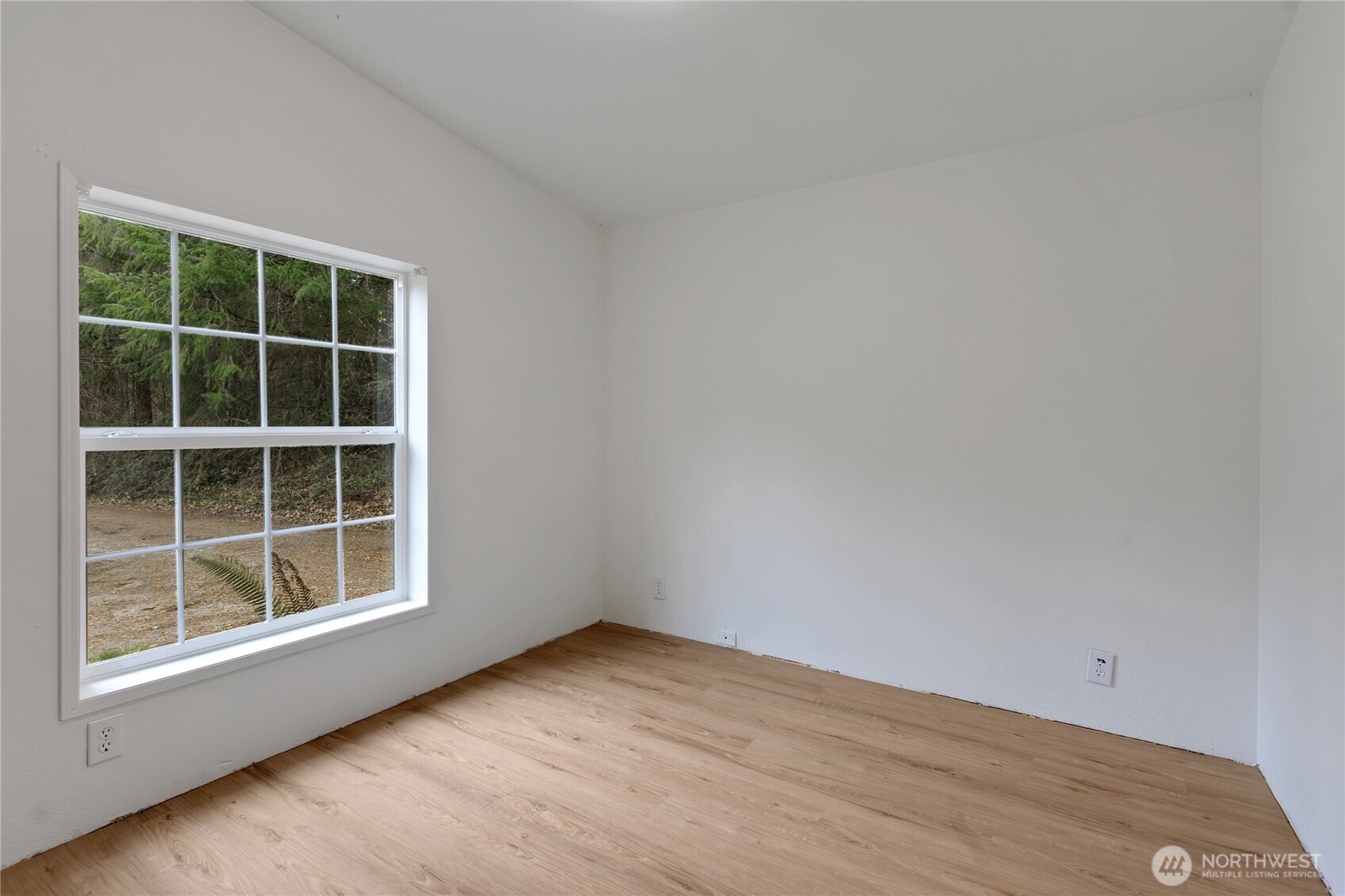 5528 Southwest Paradise Lane Port Orchard, WA 98367 - Photo 25 of 34