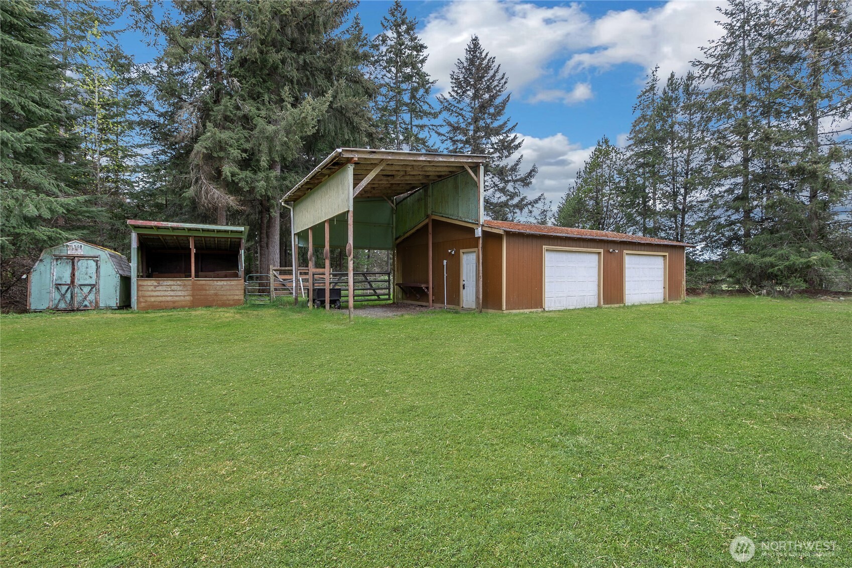 5528 Southwest Paradise Lane Port Orchard, WA 98367 - Photo 6 of 34