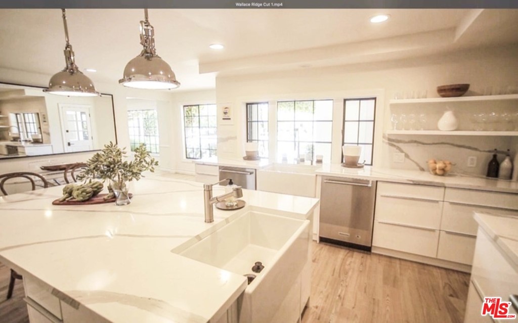 1075 Wallace Beverly Hills Beverly Hills, CA 90210 - Photo 13 of 35