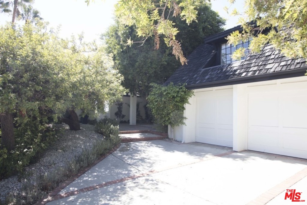 1075 Wallace Beverly Hills Beverly Hills, CA 90210 - Photo 35 of 35