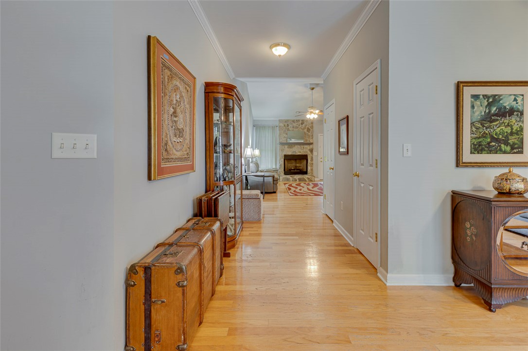402 Holly Ridge Drive Anderson, SC 29621 - Photo 3 of 50
