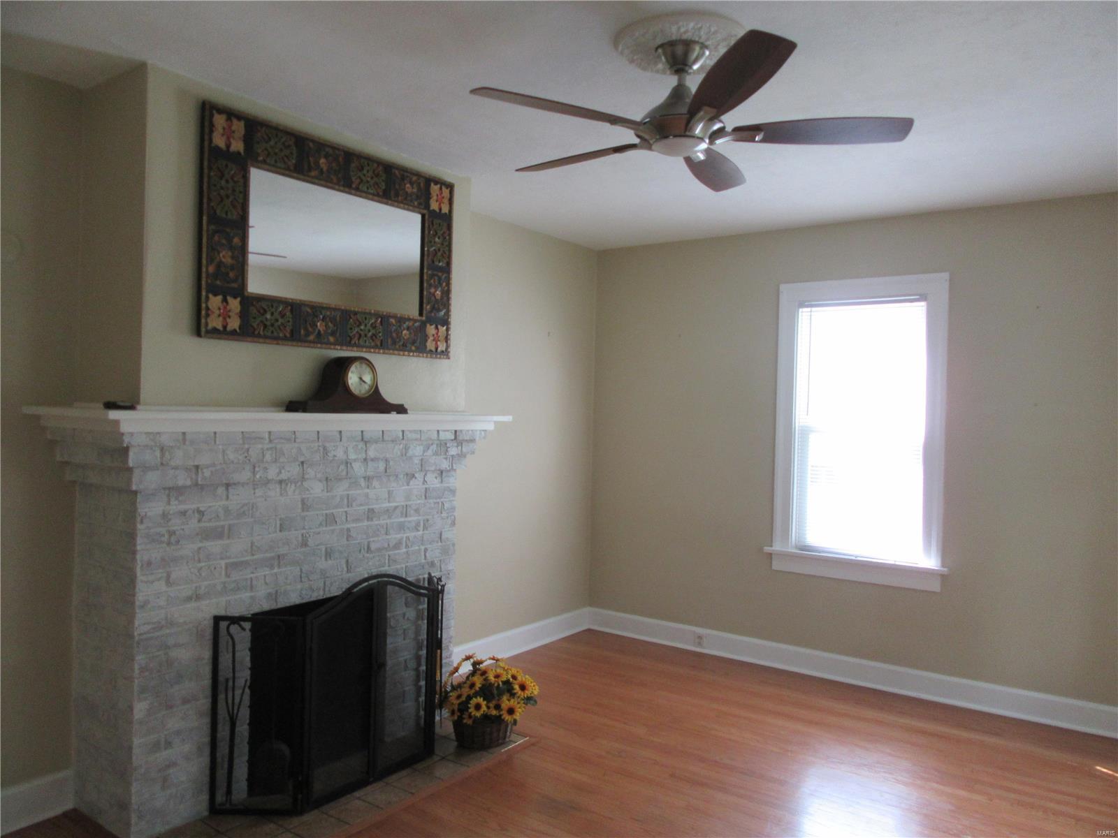 528 St Clair Road Fairview Heights, IL 62208 - Photo 2 of 26