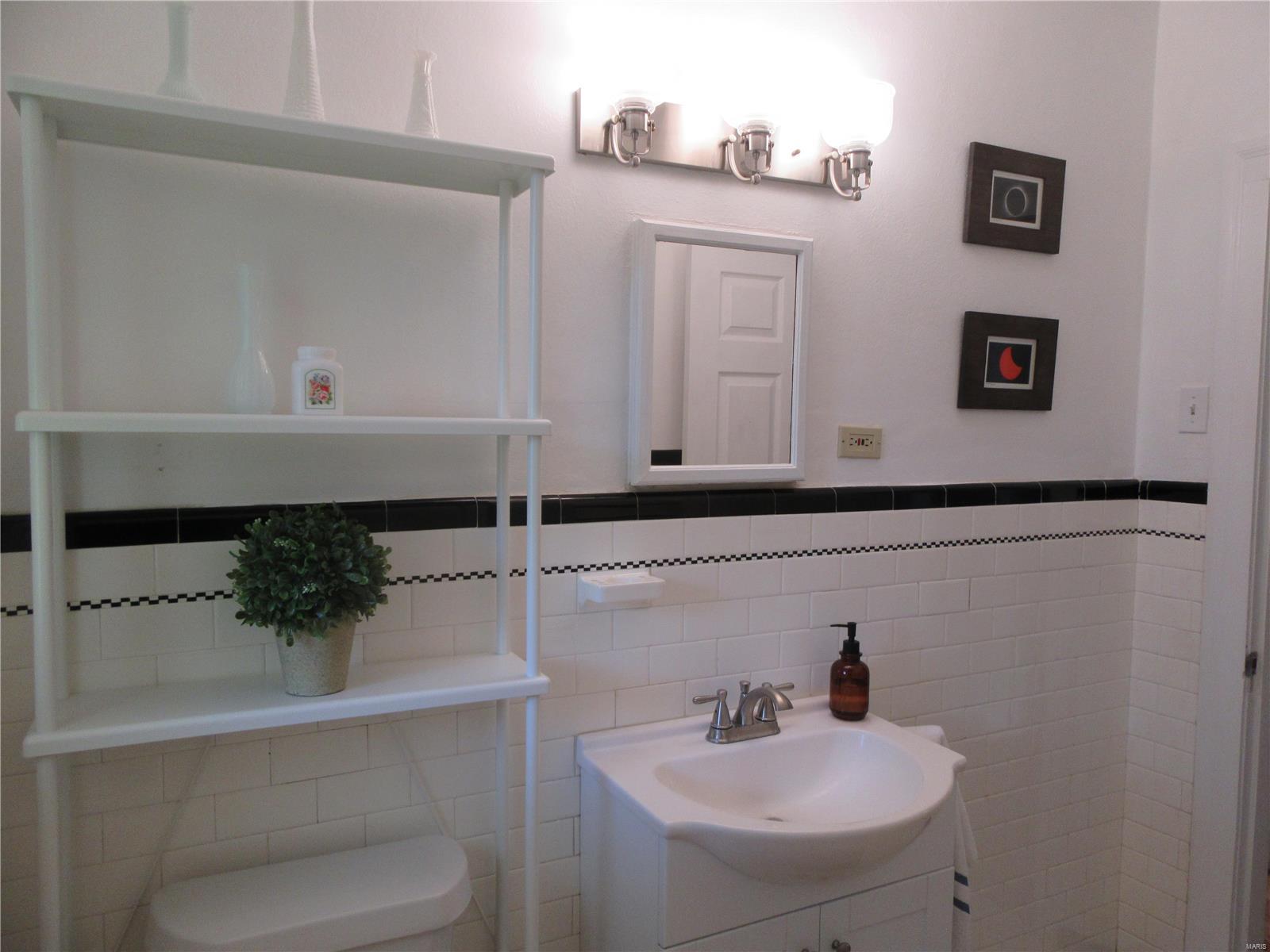 528 St Clair Road Fairview Heights, IL 62208 - Photo 12 of 26