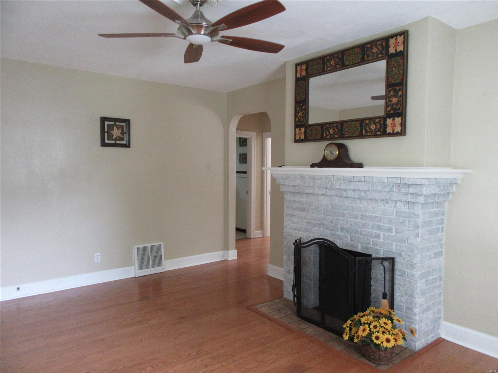 528 St Clair Road Fairview Heights, IL 62208 - Photo 3 of 26