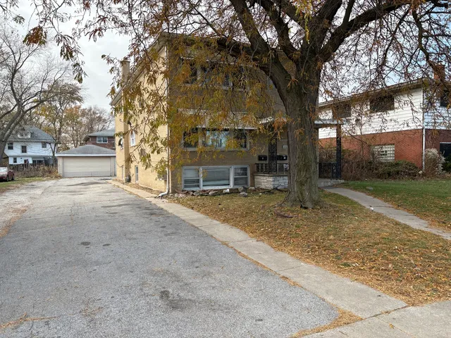 $240,000 | 15020 Woodlawn Avenue, Dolton, IL 60419