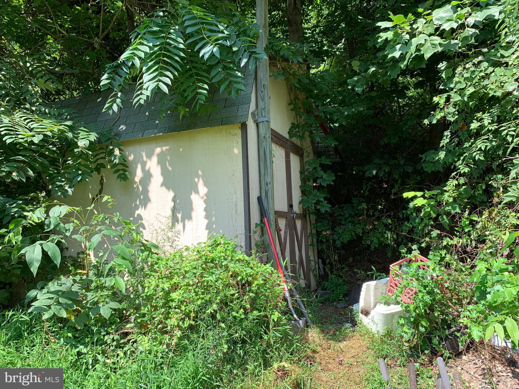 6824 Mountain Church Road Middletown, MD 21769 - Photo 3 of 15 Shed