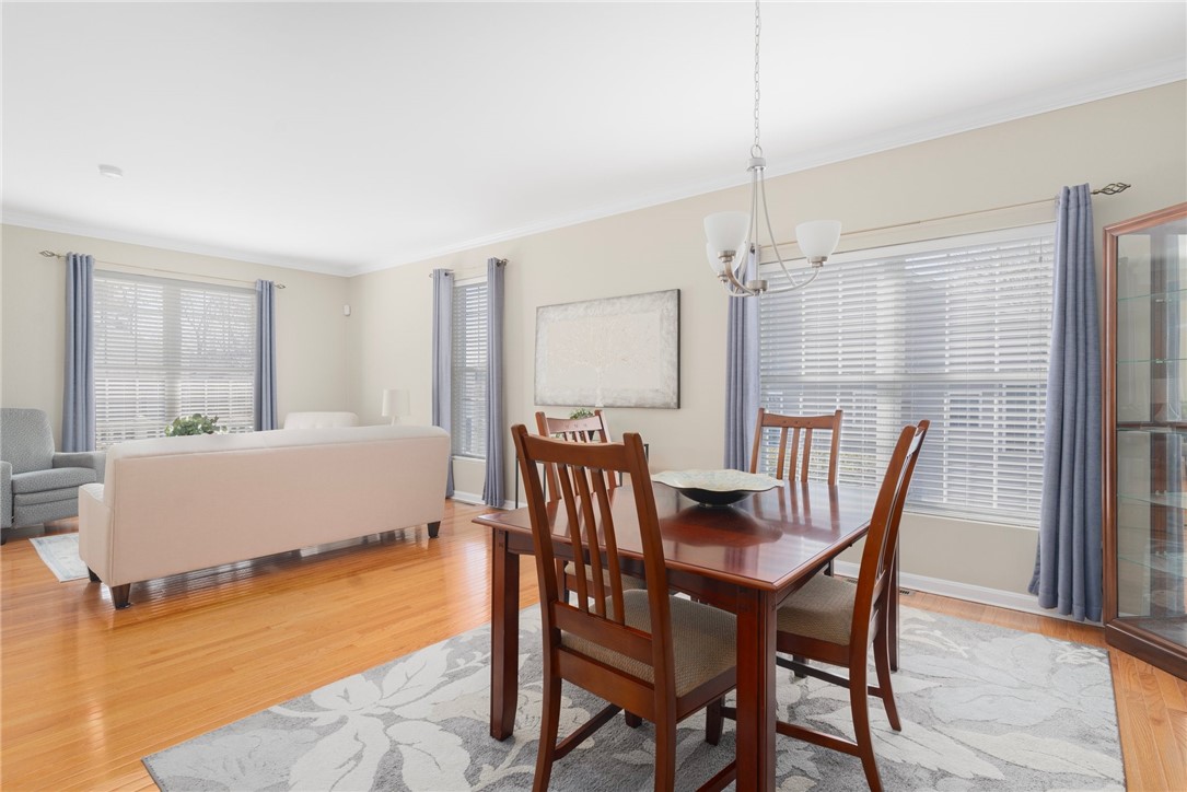 31 Cambridge Circle Smithfield, RI 02917 - Photo 4 of 43