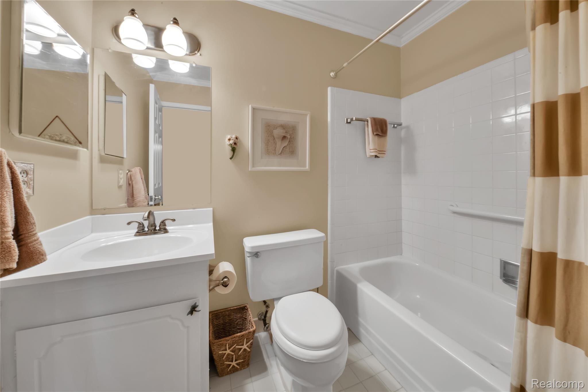 1417 Paddle Wheel Lane, Unit 38 Rochester, MI 48306 - Photo 15 of 29 1417 Paddle Wheel - HD Drone Photography-14.jpg