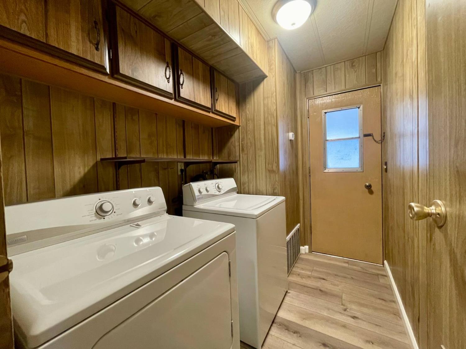 3901 Lake Road, Unit 111 West Sacramento, CA 95691 - Photo 13 of 16 a utility room with dryer and washer