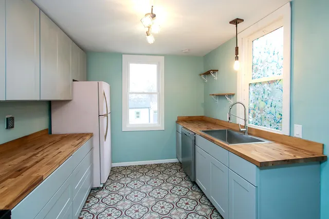 $179,900 | 528 South Holcombe Avenue, Litchfield, MN 55355