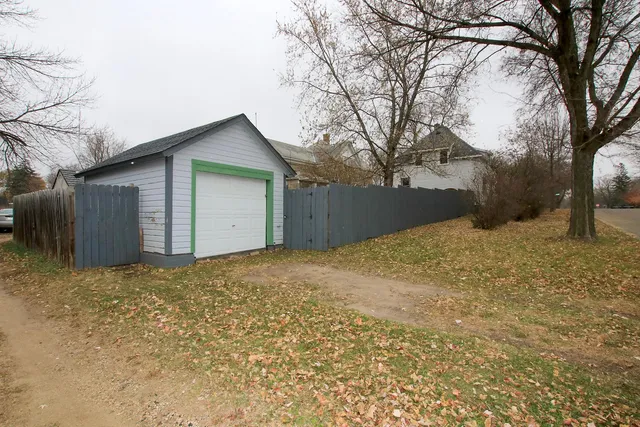 $179,900 | 528 South Holcombe Avenue, Litchfield, MN 55355