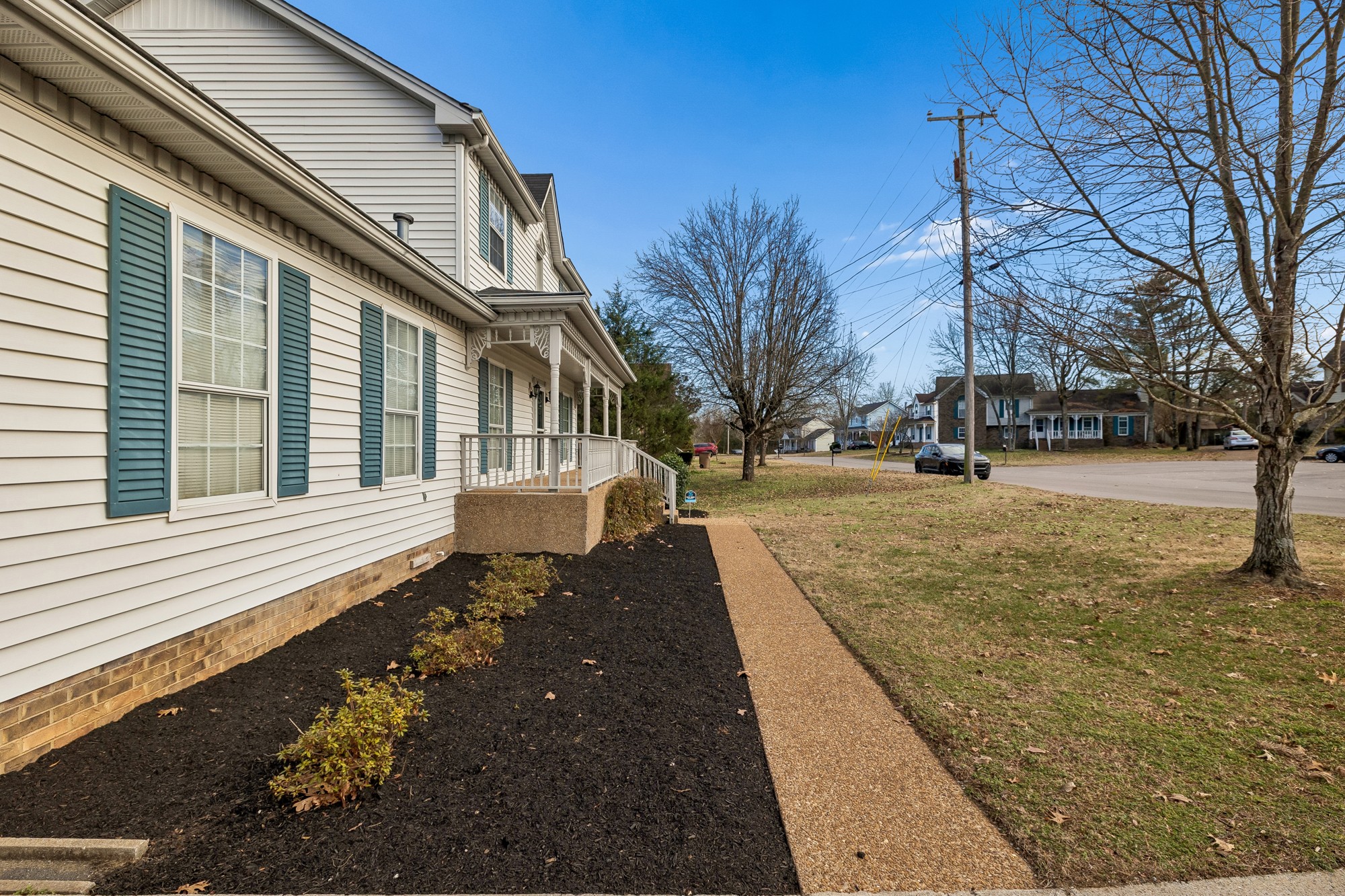 3508 Daisy Trail Antioch, TN 37013 - Photo 4 of 46 a view of a yard with brick walls