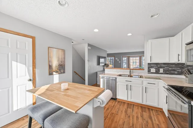 $210,000 | 4811 Education Drive North, Unit 2, Hugo, MN 55038