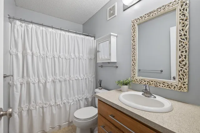 $210,000 | 4811 Education Drive North, Unit 2, Hugo, MN 55038