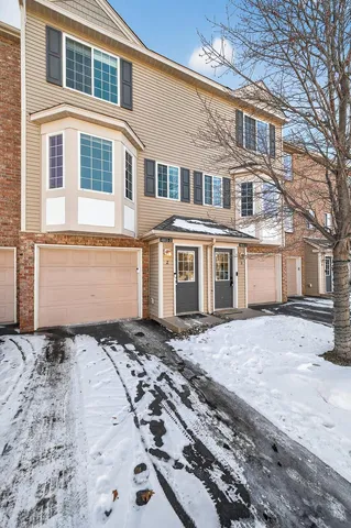 $210,000 | 4811 Education Drive North, Unit 2, Hugo, MN 55038