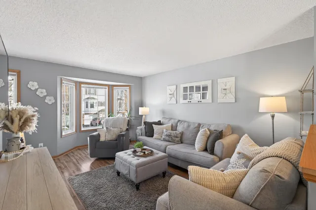 $210,000 | 4811 Education Drive North, Unit 2, Hugo, MN 55038