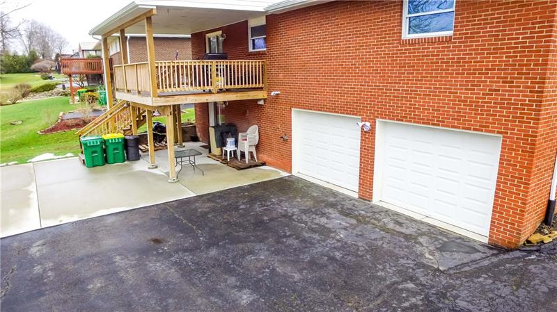 133 Hampton Court Butler, PA 16002 - Photo 3 of 23