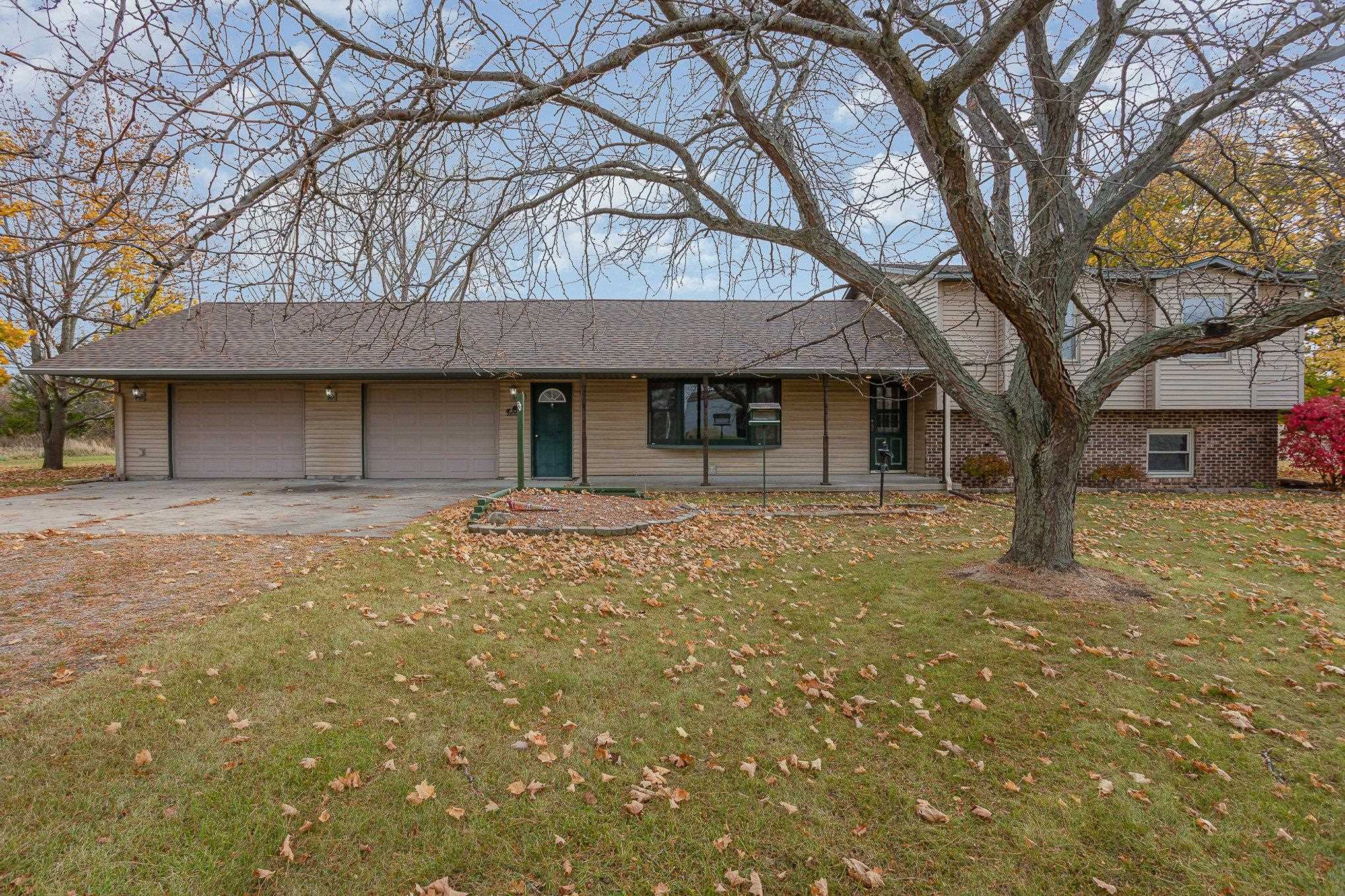 1697 South Nine Mile Road Kawkawlin, MI 48631 - Photo 2 of 21