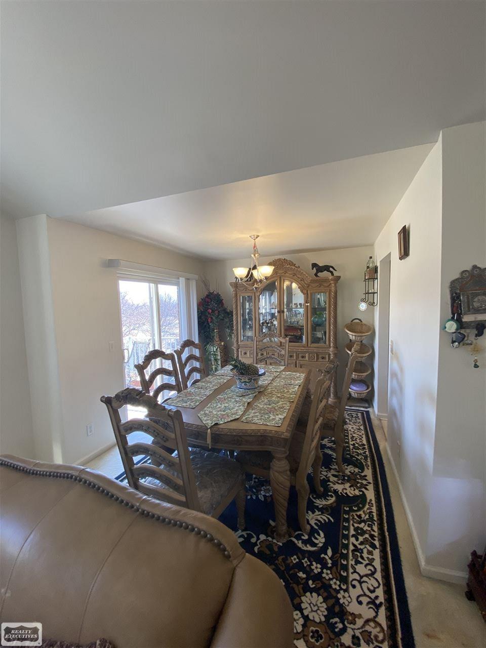 1822 Flagstone Circle Rochester, MI 48307 - Photo 10 of 21 50035427-9.JPG