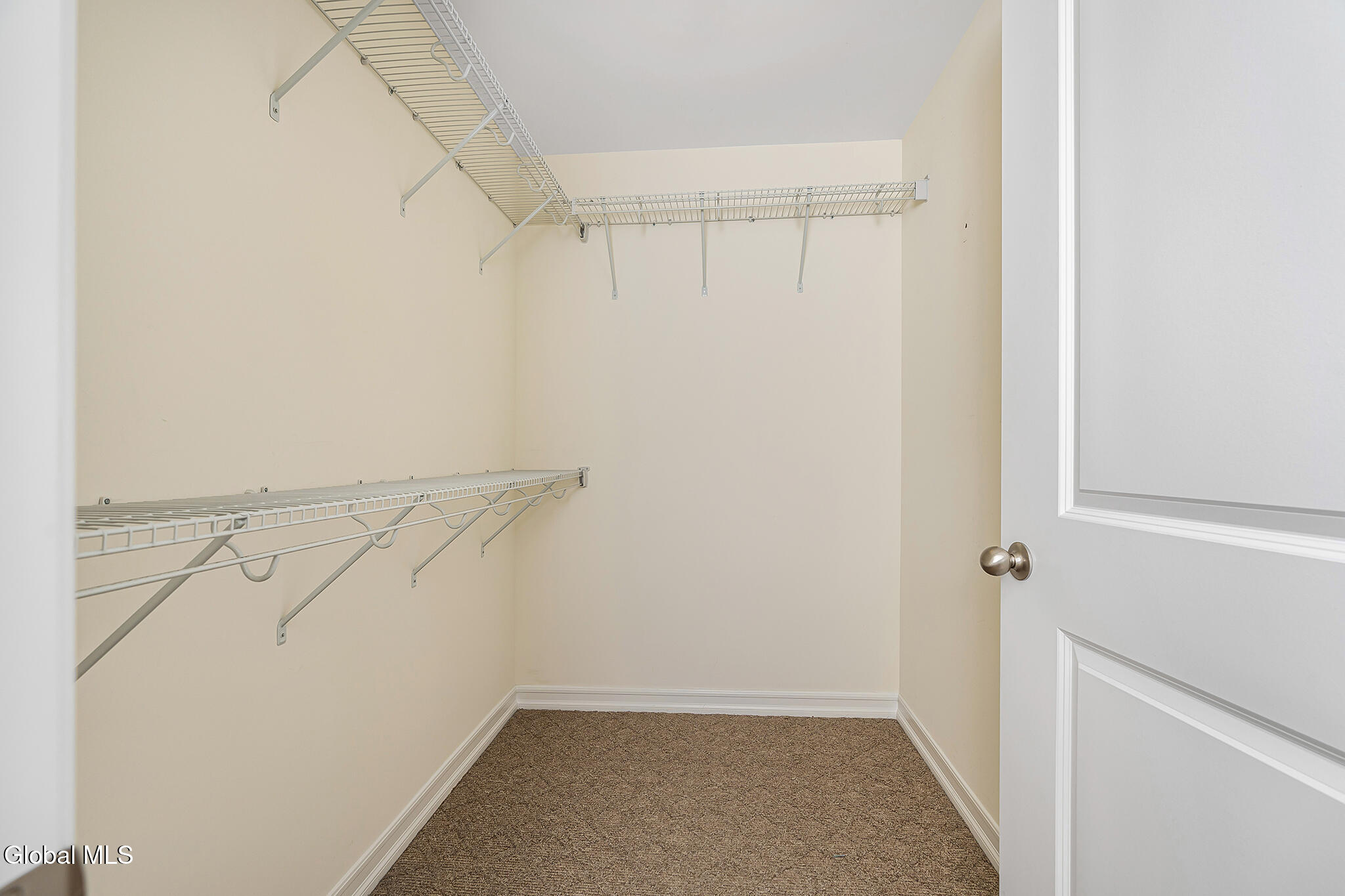 140 Paddock Circle Rotterdam, NY 12306 - Photo 17 of 43 020-140-Paddock-Cricle