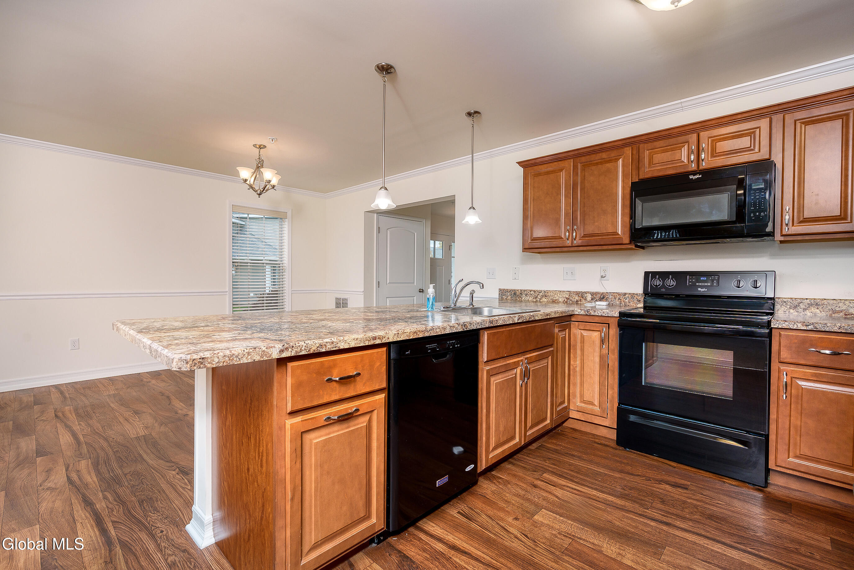 140 Paddock Circle Rotterdam, NY 12306 - Photo 5 of 43 028-140-Paddock-Cricle