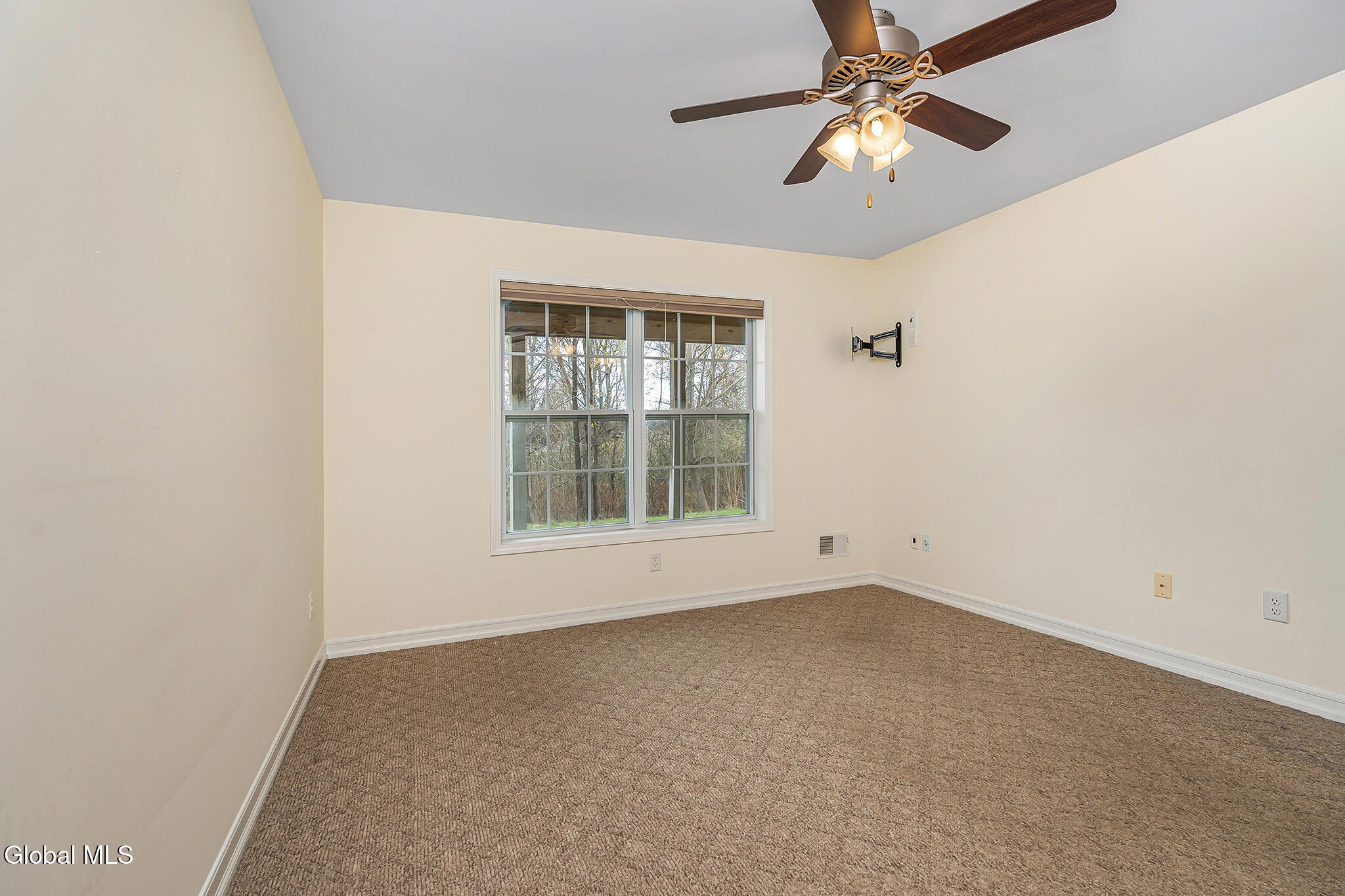 140 Paddock Circle Rotterdam, NY 12306 - Photo 10 of 43 018-140-Paddock-Cricle