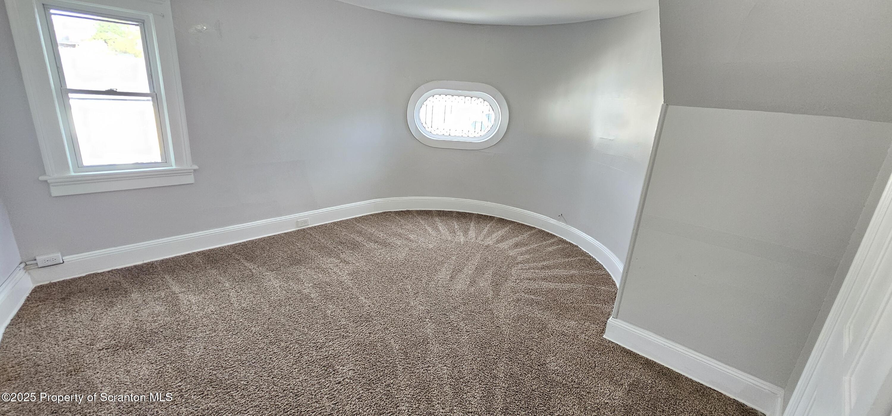 123 Oak Street, Unit 2 Scranton, PA 18508 - Photo 6 of 9 20251022_143924