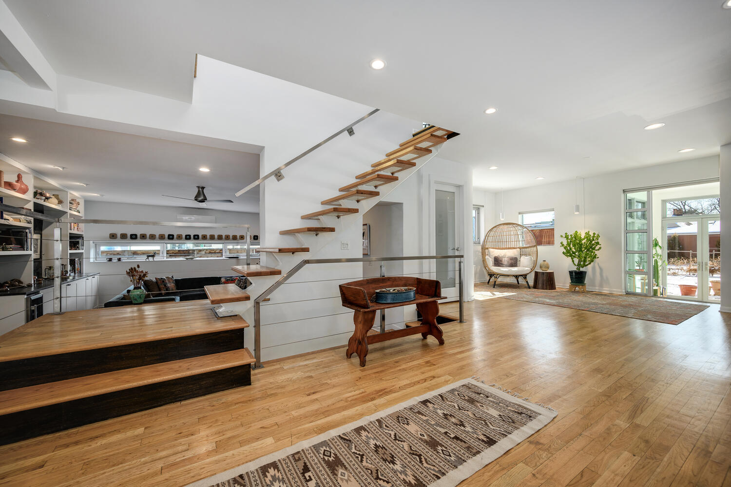 525 Berkeley Road Riverside, IL 60546 - Photo 2 of 29