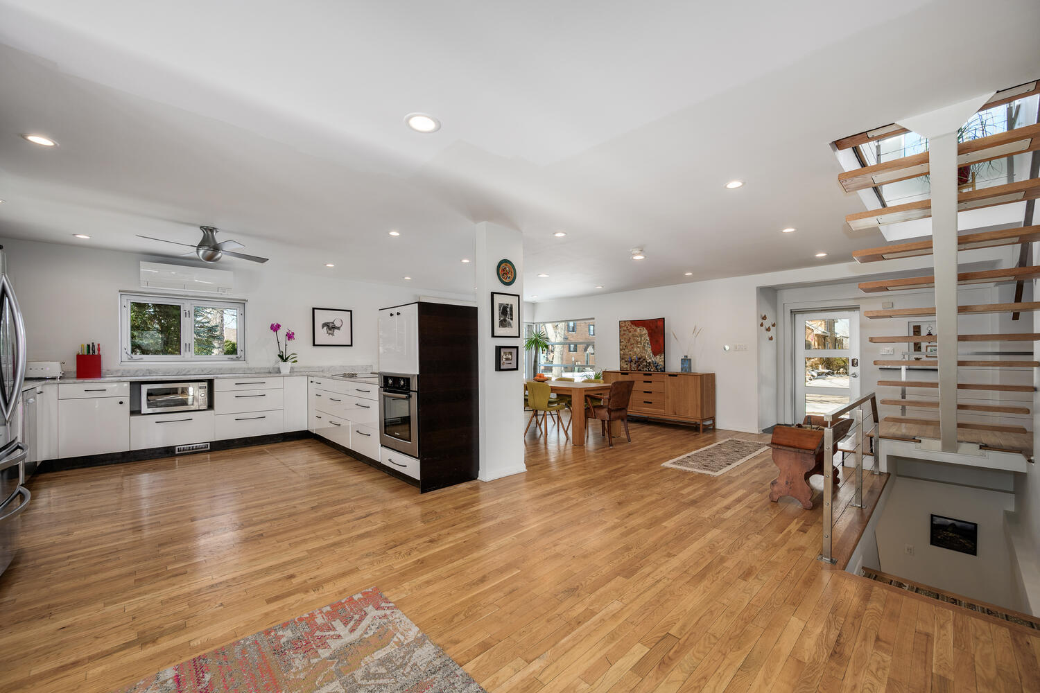 525 Berkeley Road Riverside, IL 60546 - Photo 7 of 29