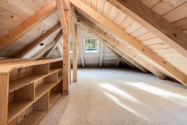 a view of washer and dryer in a utility room
