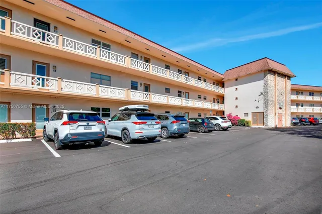 $139,000 | 4801 Northwest 34th Street, Unit 602, Lauderdale Lakes, FL 33319